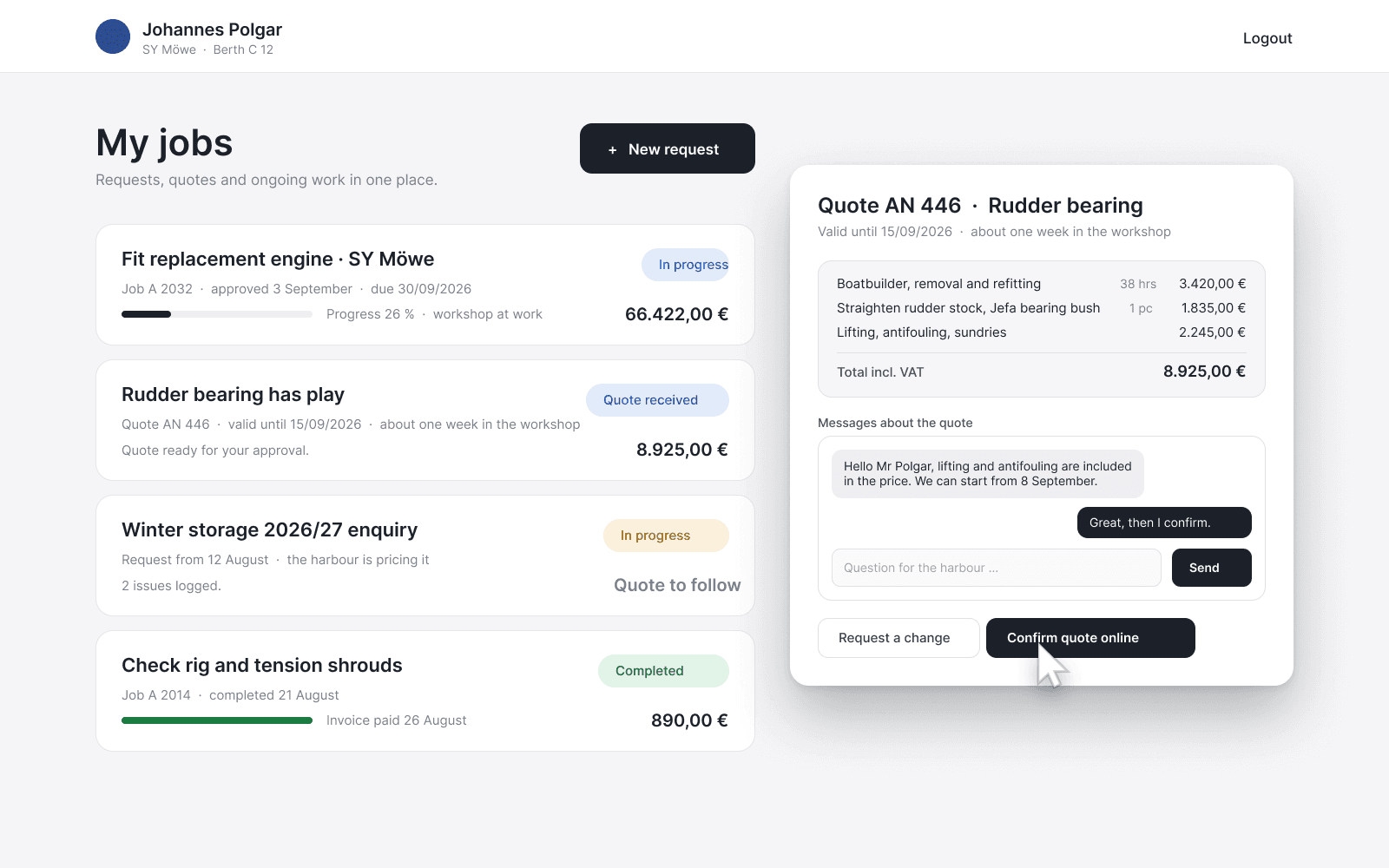 Customer view: the job overview in the portal with status, price, completion date and progress, in front of it the window for quote AN 446 with line items, total, the chat with the marina and the digital confirmation.